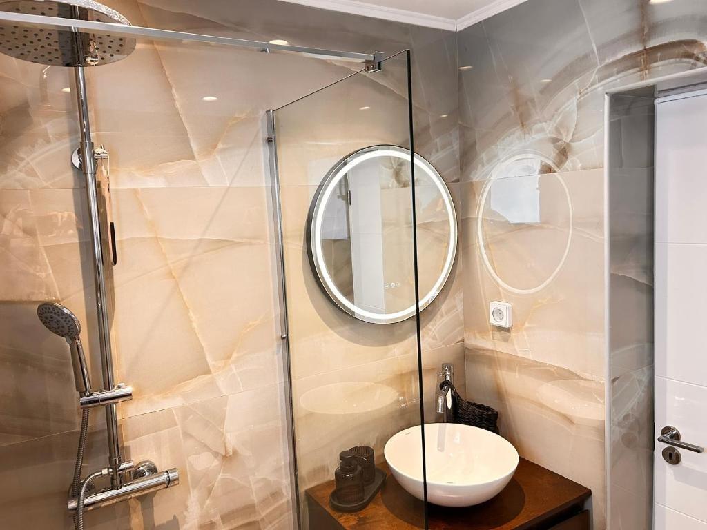 En-suite vanity and mirror, Eutopia Villa