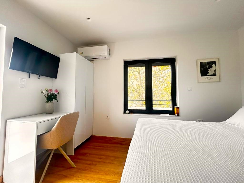 Bedroom 3 wide view, Eutopia Villa Lagonisi